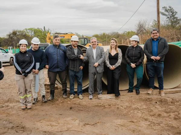 Gobierno puso en marcha obra de infraestructura hídrica 1