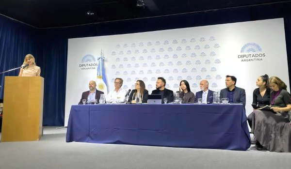 20260828102054_karen-reichardt-presentacion