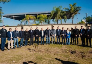 Jalil coordinó auxilio financiero para que los municipios puedan pagar el aguinaldo