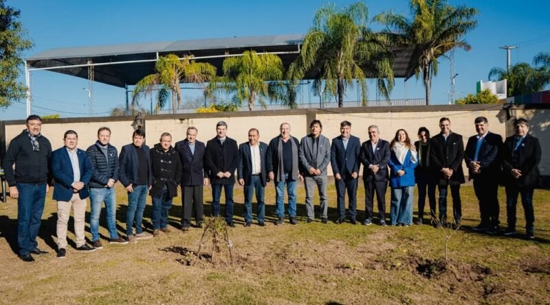 Jalil coordinó auxilio financiero para que los municipios puedan pagar el aguinaldo